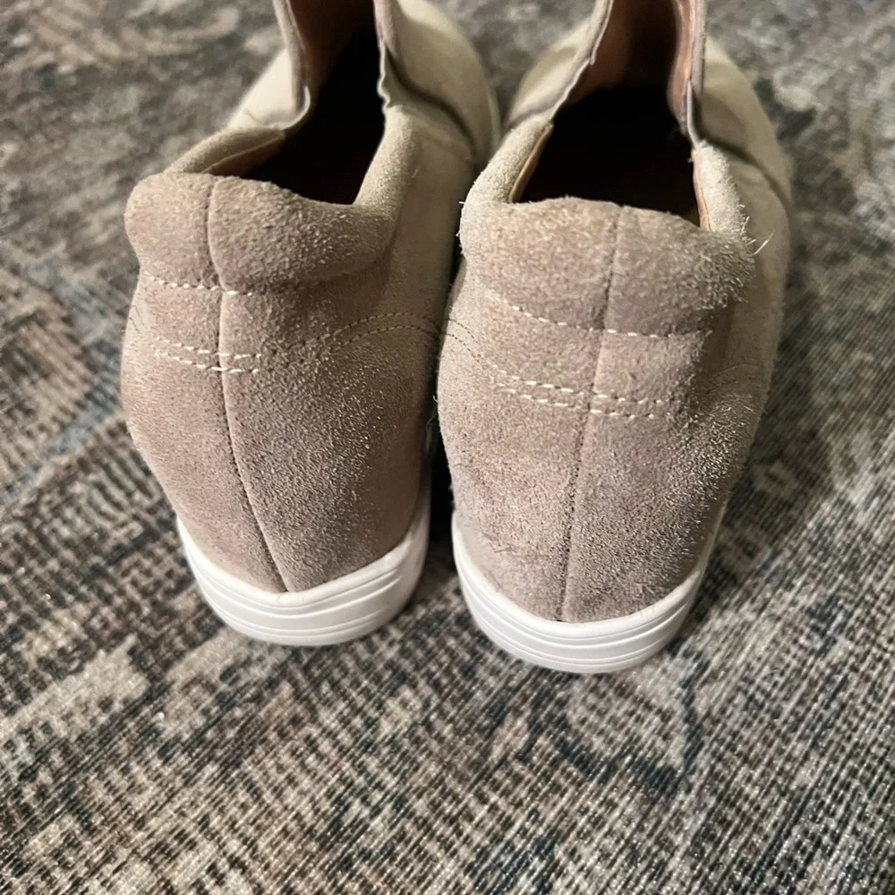 Caslon Allie wedge sneakers in taupe suede 7.5